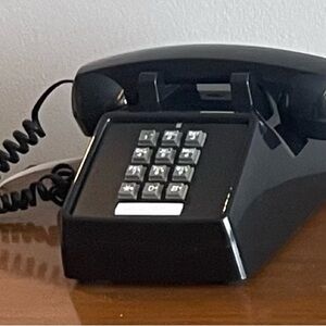 Classic-style black Vintage corded landline telephone